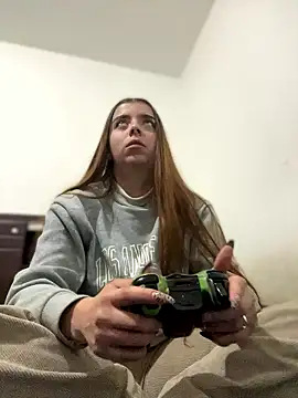 Snapshot of Cloew_Marz chatting on January 2026 12:27:01 AM Cloew Marz online show from January 2026 12:27:01 AM