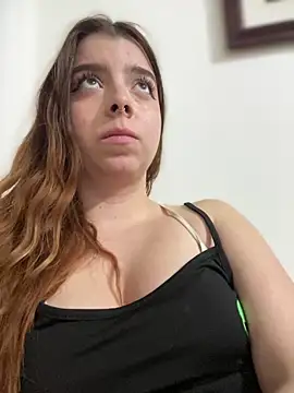 Cloew Marz online show from April 2026 11:32:02 PM