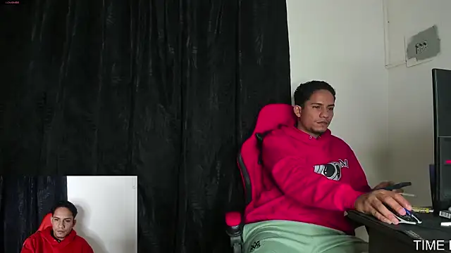 Snapshot of Extreme_dirty_paradise chatting on December 2025 04:25:01 AM Extreme dirty paradise online show from December 2025 04:25:01 AM