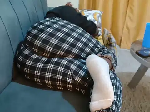 leslysexygirl online show from November 2025 06:28:01 AM