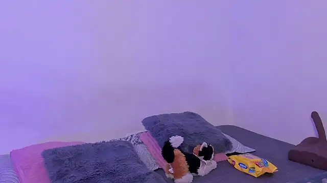 crystalvazquez online show from November 2025 12:54:01 PM