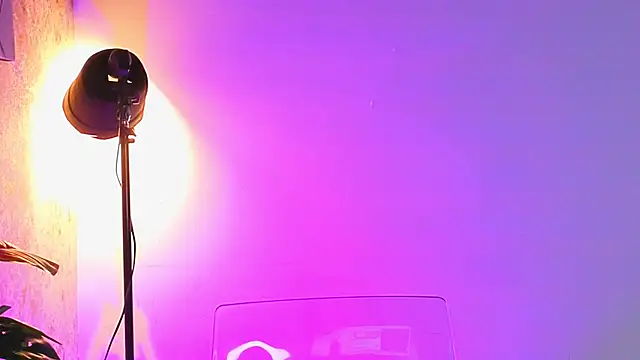 AlessiaLondon online show from April 2026 11:33:01 AM