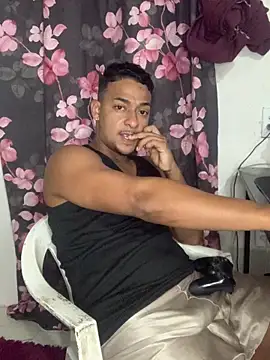 Snapshot of outropirocudo chatting on June 2026 05:50:01 AM outropirocudo online show from June 2026 05:50:01 AM