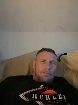 Snapshot of aaronmc311840 chatting on October 2025 11:42:02 AM aaronmc311840 online show from October 2025 11:42:02 AM