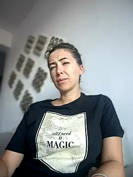 Snapshot of RaquelleDevon chatting on October 2025 11:20:01 AM RaquelleDevon online show from October 2025 11:20:01 AM