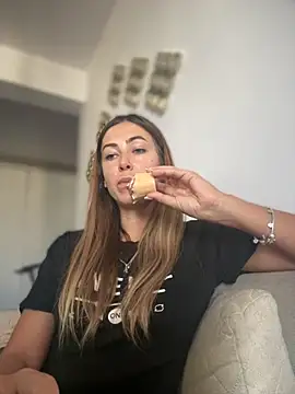 RaquelleDevon online show from September 2025 12:49:02 PM