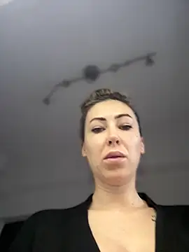 Snapshot of RaquelleDevon chatting on January 2026 06:06:01 AM RaquelleDevon online show from January 2026 06:06:01 AM