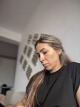 RaquelleDevon online show from April 2026 09:33:01 AM