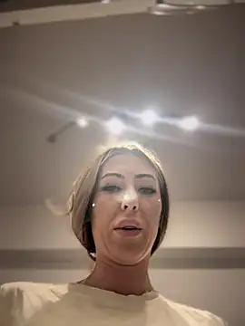 Snapshot of RaquelleDevon chatting on March 2026 01:39:02 AM RaquelleDevon online show from March 2026 01:39:02 AM