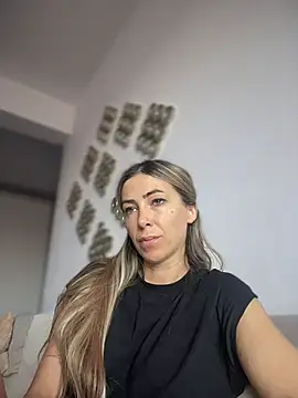 RaquelleDevon online show from April 2026 09:54:01 AM