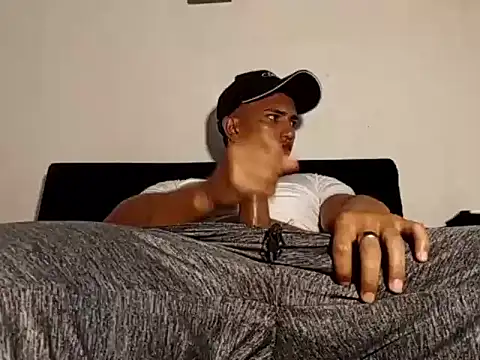 Latinsex2501 online show from February 2026 07:33:01 PM