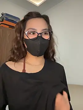 Snapshot of Lilisa_miu chatting on February 2026 06:40:02 AM Lilisa miu online show from February 2026 06:40:02 AM