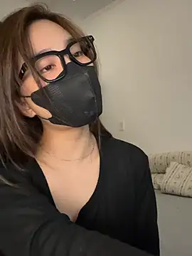 Snapshot of Lilisa_miu chatting on February 2026 04:28:02 PM Lilisa miu online show from February 2026 04:28:02 PM