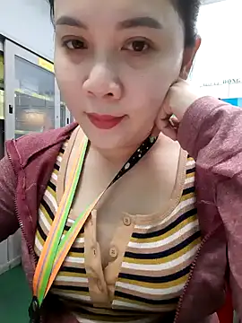 Snapshot of Benlla2802 chatting on December 2024 03:43:02 PM Benlla2802 online show from December 2024 03:43:02 PM