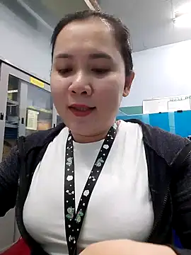 Snapshot of Benlla2802 chatting on December 2024 04:16:02 PM Benlla2802 online show from December 2024 04:16:02 PM