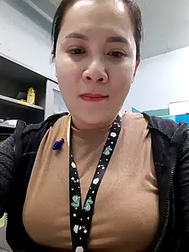 Snapshot of Benlla2802 chatting on December 2024 03:22:02 PM Benlla2802 online show from December 2024 03:22:02 PM