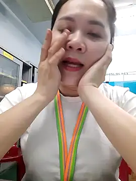 Snapshot of Benlla2802 chatting on December 2024 03:27:02 PM Benlla2802 online show from December 2024 03:27:02 PM