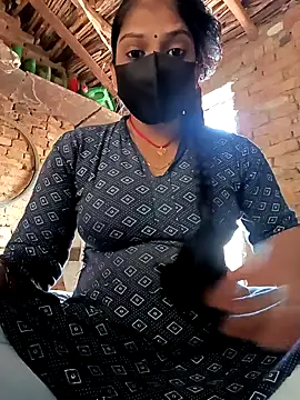 Snapshot of haymona chatting on November 2025 06:18:02 AM haymona online show from November 2025 06:18:02 AM