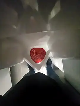 Policeman20742 online show from September 2025 10:27:01 PM