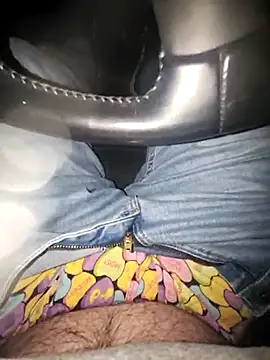 Policeman20742 online show from November 2025 07:03:02 AM