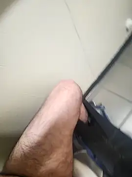 Policeman20742 online show from October 2025 04:04:02 PM