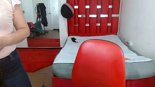 krystal thomson online show from November 2025 04:39:02 PM