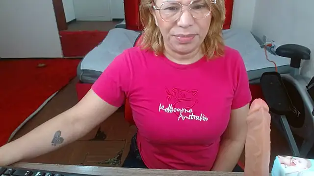 krystal thomson online show from October 2025 04:10:02 PM