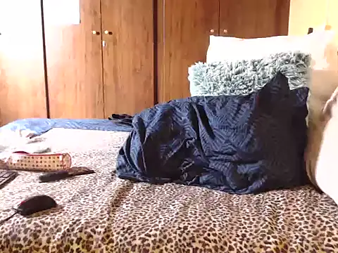 LONGBLKCLIT36 online show from April 2026 11:03:02 AM