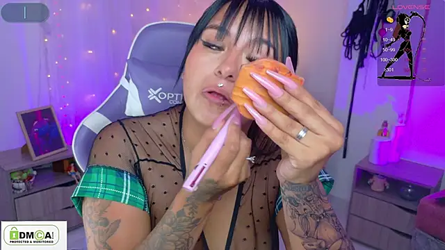 Miss scarllet  online show from May 2026 01:31:02 PM