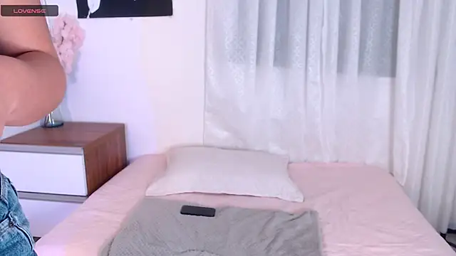 Snapshot of miaking12 chatting on March 2026 07:18:01 PM miaking12 online show from March 2026 07:18:01 PM