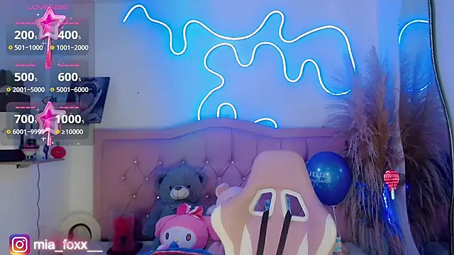 Snapshot of Mia_foxx_ chatting on October 2025 09:03:01 PM Mia foxx online show from October 2025 09:03:01 PM