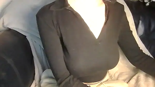 indie-rayne online show from April 2026 03:17:01 PM