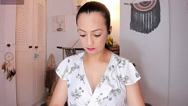 anaruiz  online show from March 2026 01:57:01 PM