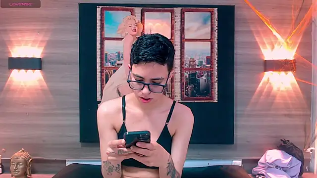 Snapshot of Cutie_Shy_ chatting on October 2025 12:07:01 PM Cutie Shy online show from October 2025 12:07:01 PM
