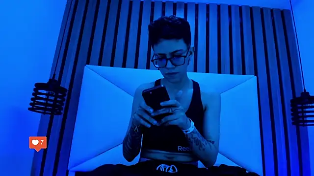 Cutie Shy  online show from November 2025 05:39:02 PM