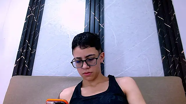 Cutie Shy  online show from November 2025 12:05:02 PM