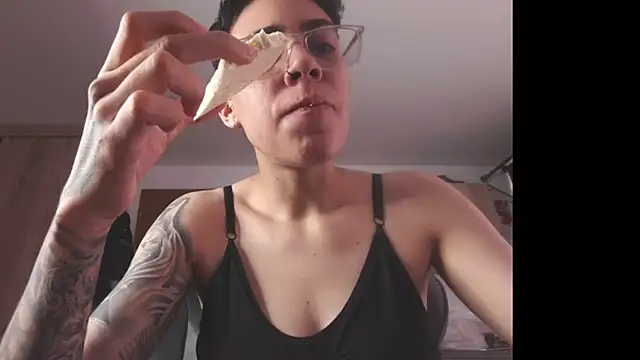 Cutie Shy  online show from March 2026 02:51:02 PM