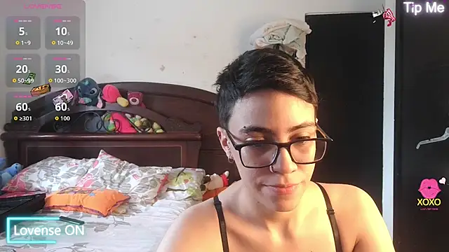 Snapshot of Cutie_Shy_ chatting on September 2025 07:21:02 PM Cutie Shy online show from September 2025 07:21:02 PM