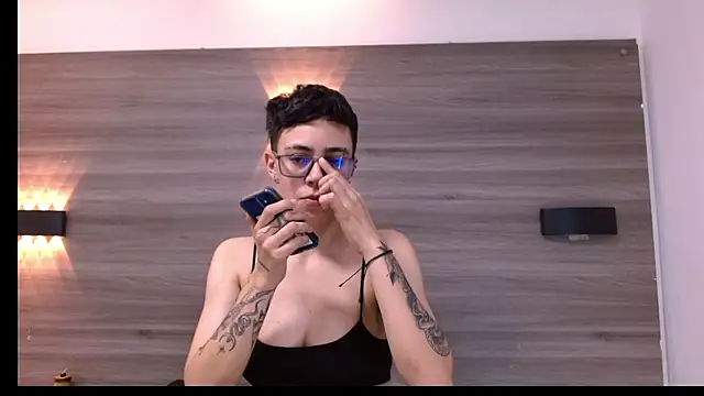 Snapshot of Cutie_Shy_ chatting on March 2025 07:37:02 PM Cutie Shy online show from March 2025 07:37:02 PM