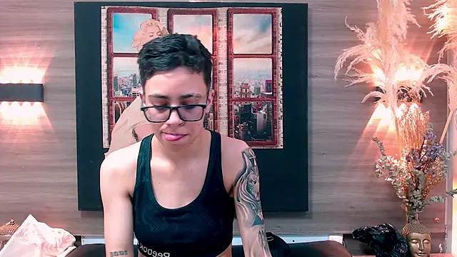 Cutie Shy  online show from December 2025 05:36:01 PM