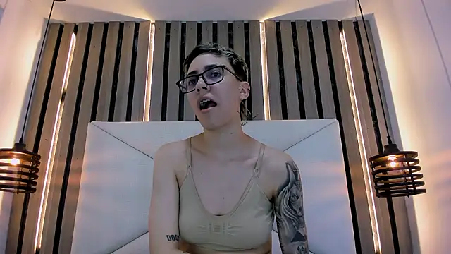 Cutie Shy  online show from February 2026 05:45:01 PM