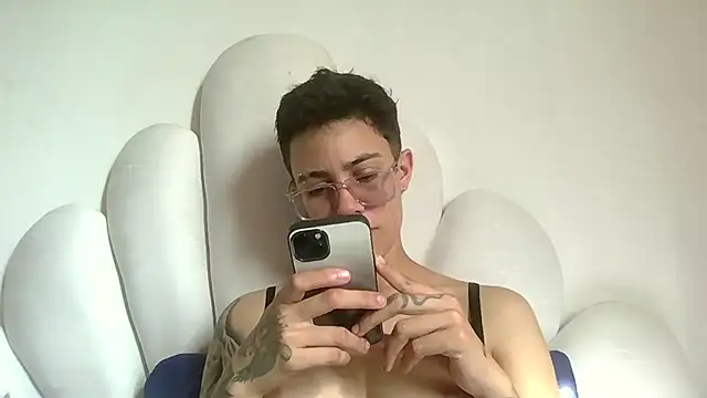 Snapshot of Cutie_Shy_ chatting on July 2026 01:29:02 PM Cutie Shy online show from July 2026 01:29:02 PM