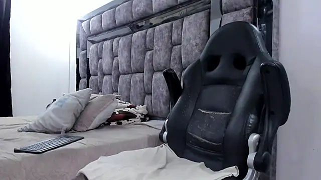 Snapshot of MalconStonne chatting on October 2025 02:33:02 AM MalconStonne online show from October 2025 02:33:02 AM