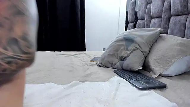 Snapshot of MalconStonne chatting on January 2026 02:51:02 AM MalconStonne online show from January 2026 02:51:02 AM