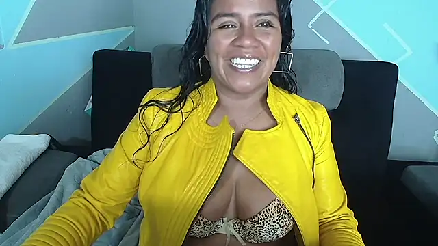 saggil23 online show from November 2025 03:48:01 PM