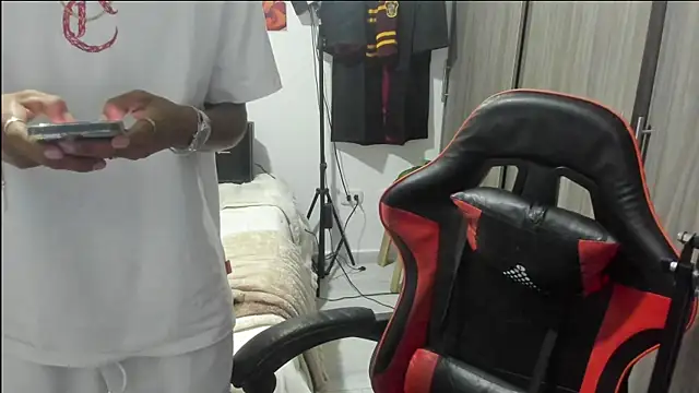 TommyGun 22 online show from April 2026 12:07:01 AM