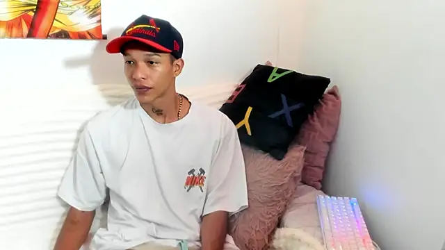 Snapshot of TommyGun_22 chatting on October 2025 11:47:01 PM TommyGun 22 online show from October 2025 11:47:01 PM