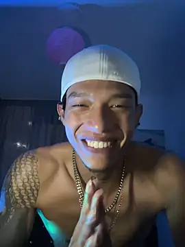 Snapshot of TommyGun_22 chatting on March 2025 03:02:02 AM TommyGun 22 online show from March 2025 03:02:02 AM