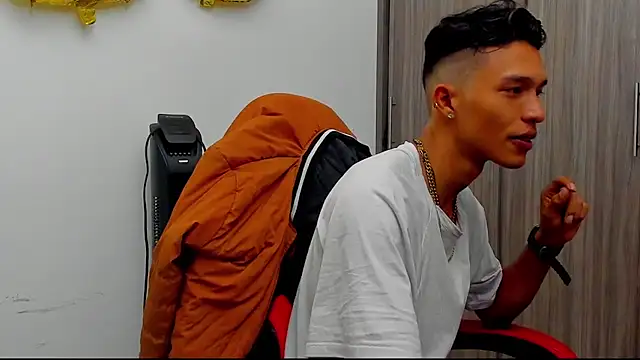 Snapshot of TommyGun_22 chatting on December 2024 12:39:02 AM TommyGun 22 online show from December 2024 12:39:02 AM