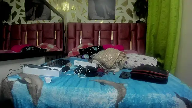 Snapshot of Kazsandraa chatting on November 2025 03:43:01 AM Kazsandraa online show from November 2025 03:43:01 AM